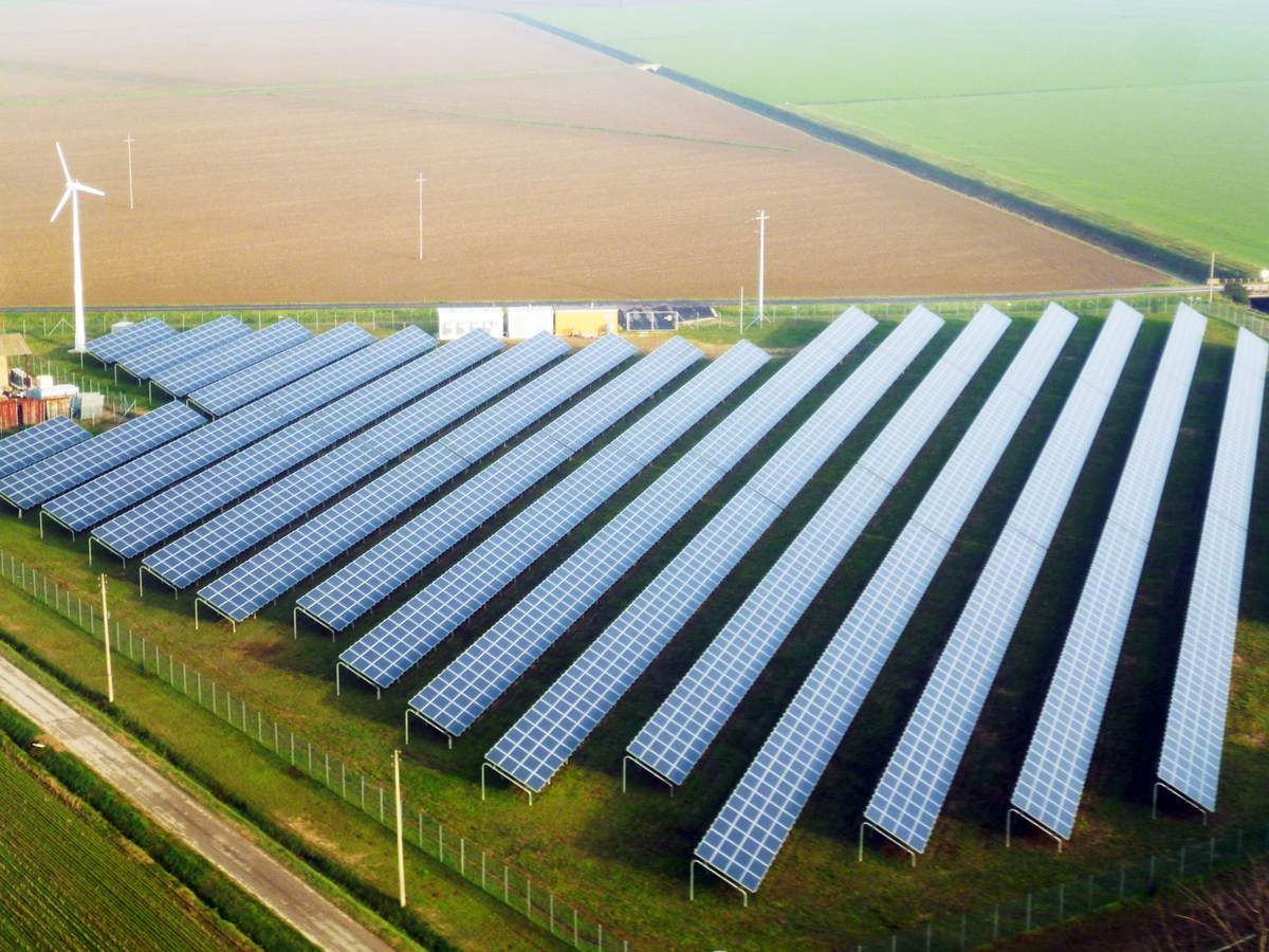 Immagine aerea di uno degli impianti fotovoltaici che gestivo, tutti gli impianti avevano potenza di 1MW.