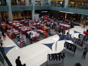 Centro Commerciale con Merchandising di F1