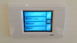 DZ-Touch, sistema di controllo touch per selezionare il tipo di illuminazione dell'ambiente
