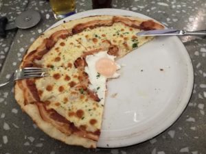 Pizza Singaporese con uova nemmeno troppo malvagia!