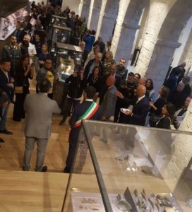 Sindaco  di Bari durante l'inaugurazione, qua siamo nella sala 3