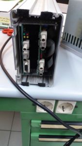 Particolare connettori dati di uscita ottici ed elettrici vecchio master VM3000 di test