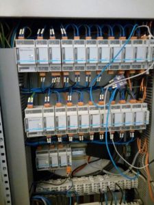 Armadio con sistema digilux e numerose schede